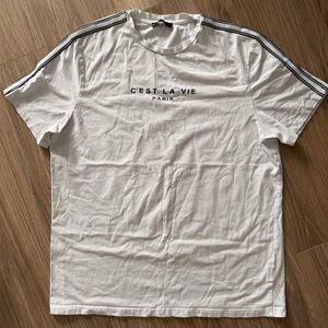 White short-sleeve t-shirt “cest la vie”